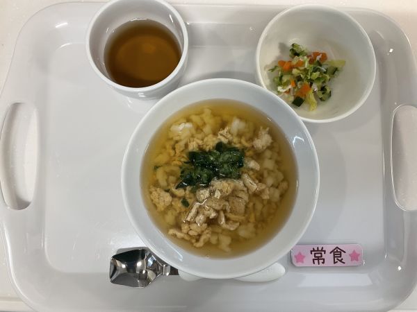 〈常食〉きつねうどんキャベツとしらすのサラダ