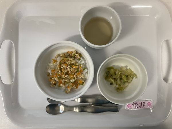 〈後期〉ミートうどんきゅうりとキャベツ煮
