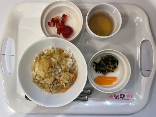 〈後期〉あんかけうどんひじき煮いちご