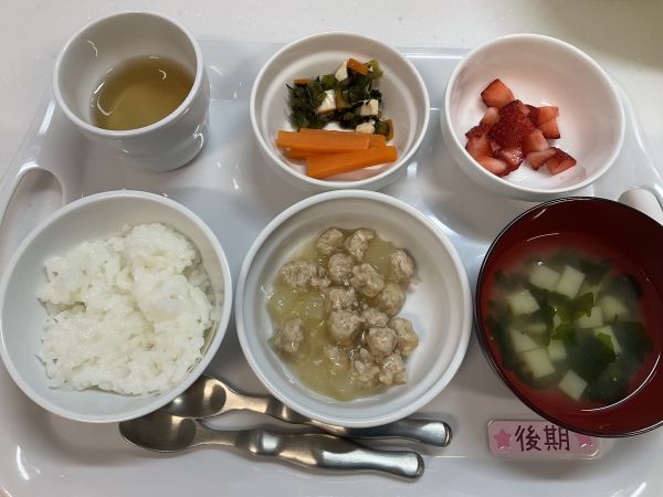 【離乳食後期】・鶏団子と大根煮