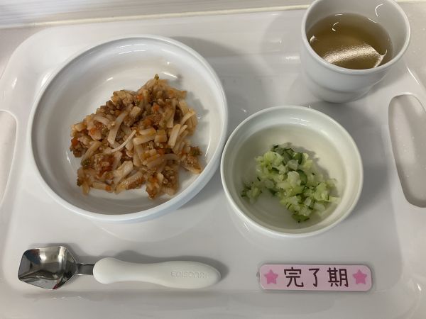 ミートうどんです《完了》畑のキャベツを使用しています。