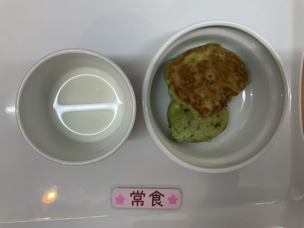 〈常食〉牛乳ポパイパンケーキ