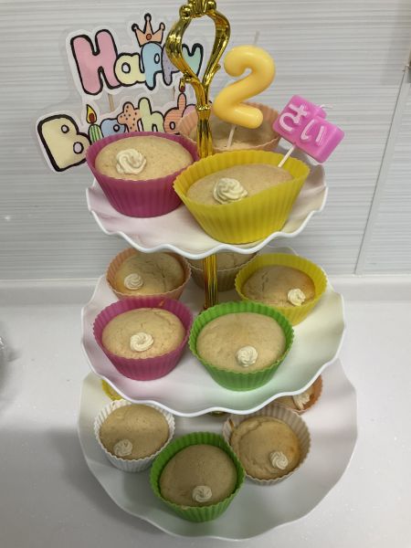 《常食》おやつはお誕生日マフィンですおめでとうございます