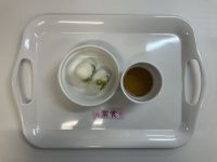 <おやつ>ピースおにぎり牛乳