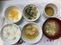 〈完了 常食〉ごはんかれいのおろし煮ひじきとじゃが芋の炒め物味噌汁もも