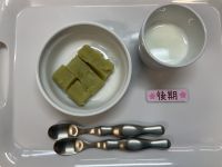《離乳食後期》おやつはさつま芋の羊羹です。