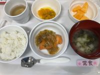 〈常食〉ご飯鮭のもやしあんかけかぼちゃの甘煮味噌汁メロン
