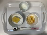 【常食】・桃のゼリー・ポテトチップス