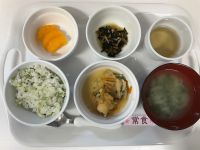 〈常食〉菜飯大根と白身魚のしょうが煮ひじきの炒り煮味噌汁みかん