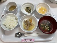 〈完了〉ご飯なすとズッキーニの味噌炒めすまし汁もも