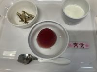 ぶどうゼリーと食べる煮干しです《常食》