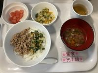 ビビンバ丼です《常食、完了》